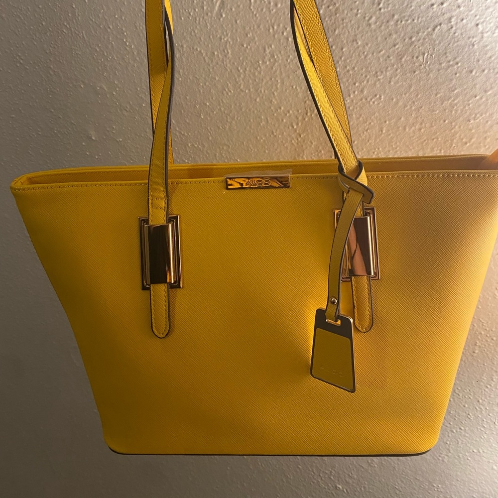 AUTHENTIC ALDO